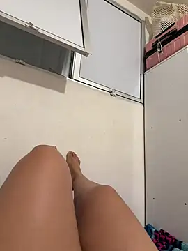 Suzanynovata stripchat live cam model