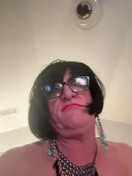HelloKittyLapDog stripchat live cam model