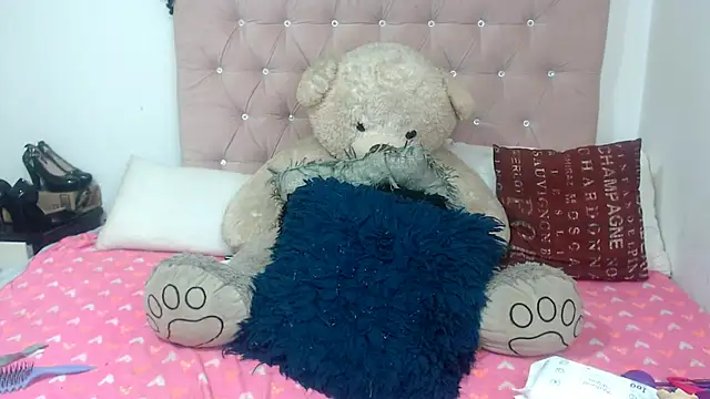 Negrabig stripchat live cam model