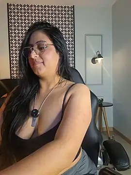 Amber_gold_ stripchat live cam model