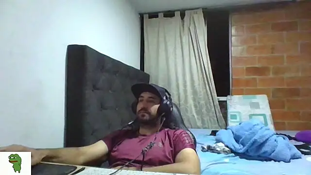 coolfriki stripchat live cam model