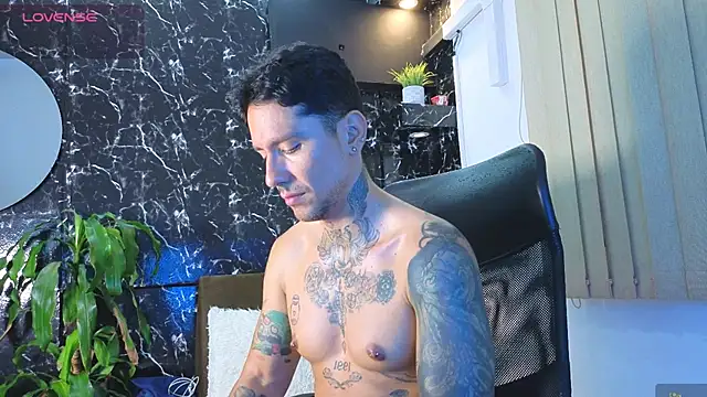 MR_EITHAN stripchat live cam model