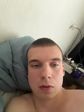 BrilliantBoy stripchat live cam model