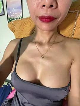 Pu688 stripchat live cam model
