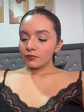 Melanyprada stripchat live cam model