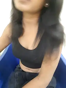 Navya6879 stripchat live cam model