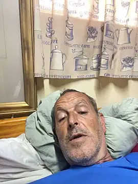 GeldenKuy stripchat live cam model