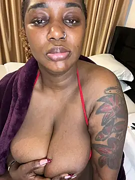 Honeylust26 stripchat live cam model