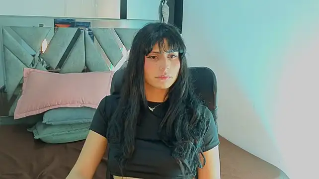 elektra_Sky_ stripchat live cam model