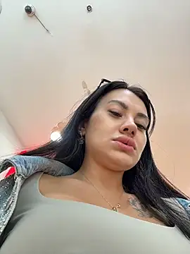 Wet__Bunny stripchat live cam model