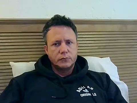 TroyDieselXXX stripchat live cam model