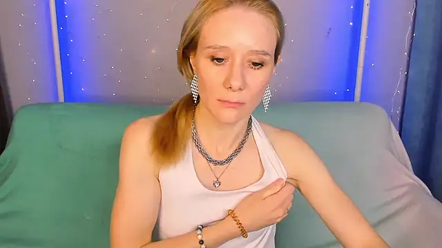 NikaBond stripchat live cam model