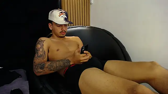 Bastian_Fox_ stripchat live cam model