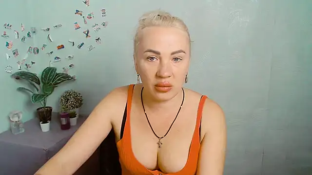 LilaCandy6 stripchat live cam model