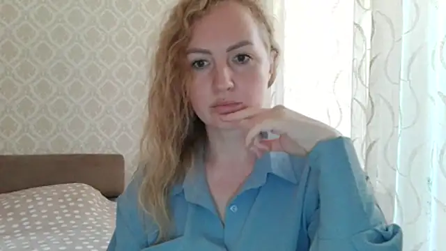 Zaliraa stripchat live cam model