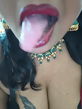 YR-SHIVANI stripchat live cam model