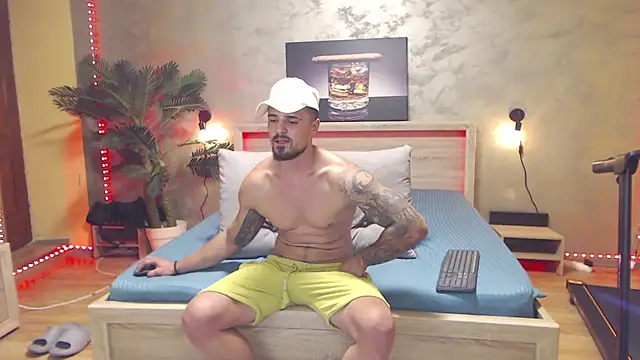 Tiberius_hunk stripchat live cam model