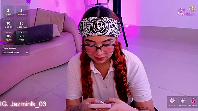kithanaa stripchat live cam model