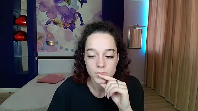 EmiliaMilsi stripchat live cam model