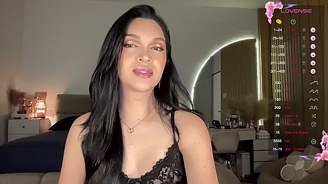 Rogueblaze stripchat live cam model