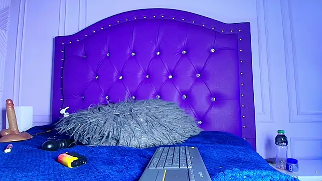 sarah_banks1 stripchat live cam model