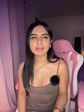 Emily-14 stripchat live cam model