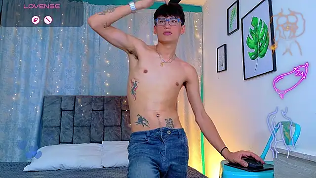 NicolasTorrez stripchat live cam model
