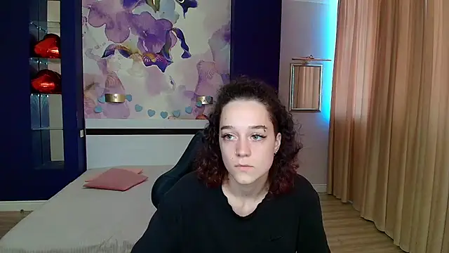 EmiliaMilsi stripchat live cam model