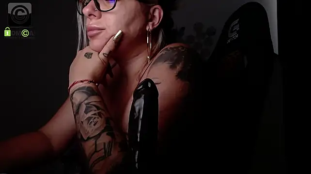 SonyaDevon stripchat live cam model