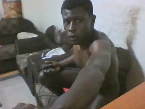 jThaddfWhitB stripchat live cam model