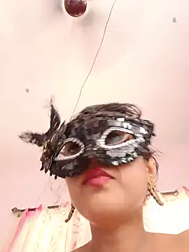 thanusi_2 stripchat live cam model
