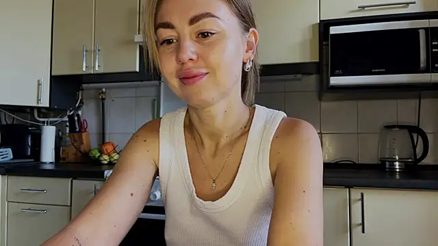 Marta_Kelly stripchat live cam model