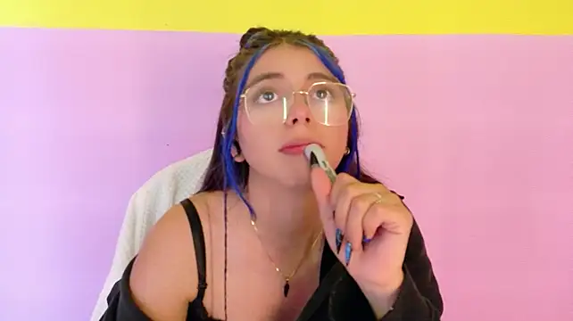 Kyomi_Hunt stripchat live cam model