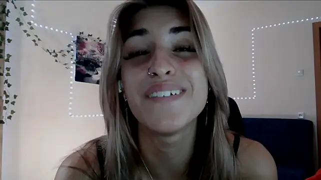 Rossy_Vega stripchat live cam model