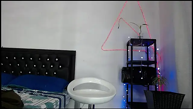 Damian_hart_24CM stripchat live cam model