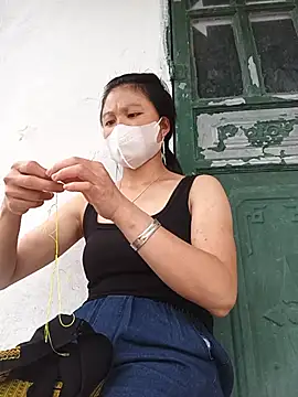 Lixie2k stripchat live cam model
