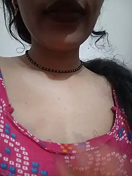 Eshwari_Chopra stripchat live cam model