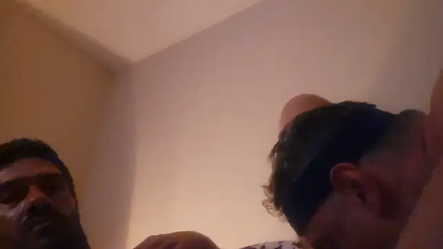 Maxammo2026 stripchat live cam model