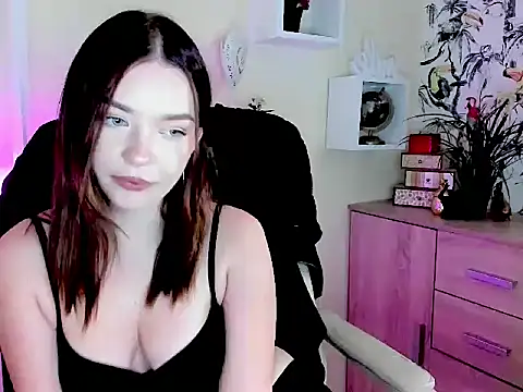 KiaraTease stripchat live cam model