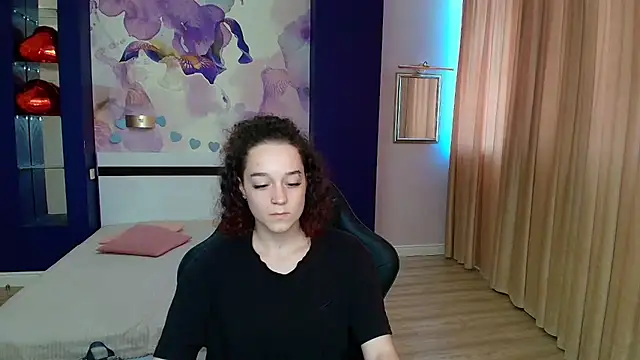 EmiliaMilsi stripchat live cam model