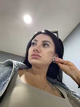 Wet__Bunny stripchat live cam model