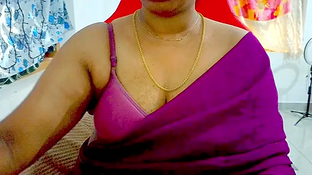 Malluivaniya stripchat live cam model