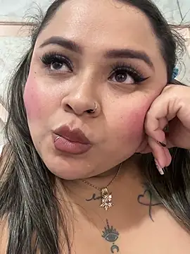 ashley-swift- stripchat live cam model
