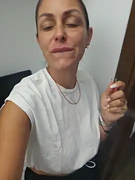 AmandaArt stripchat live cam model