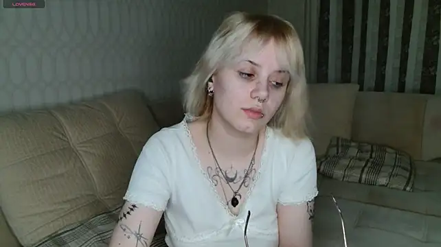 KellePourier stripchat live cam model