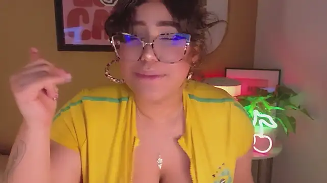 Maya_house stripchat live cam model