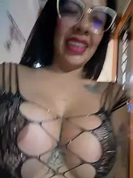 Noa_rousse01 stripchat live cam model
