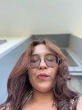 LunaMood stripchat live cam model