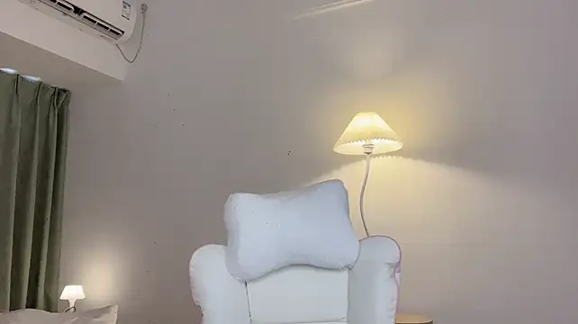 Annie-3 stripchat live cam model