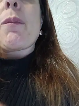 Maya-Parllo stripchat live cam model